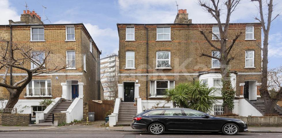 			NEW INSTRUCTION! , 3 Bedroom, 1 bath, 1 reception Flat			 Hungerford Road, CALEDONIAN ROAD 